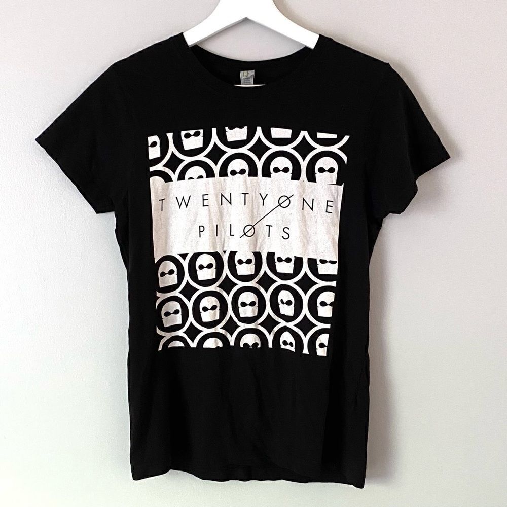 Rock Me twenty one pilots band tee Large